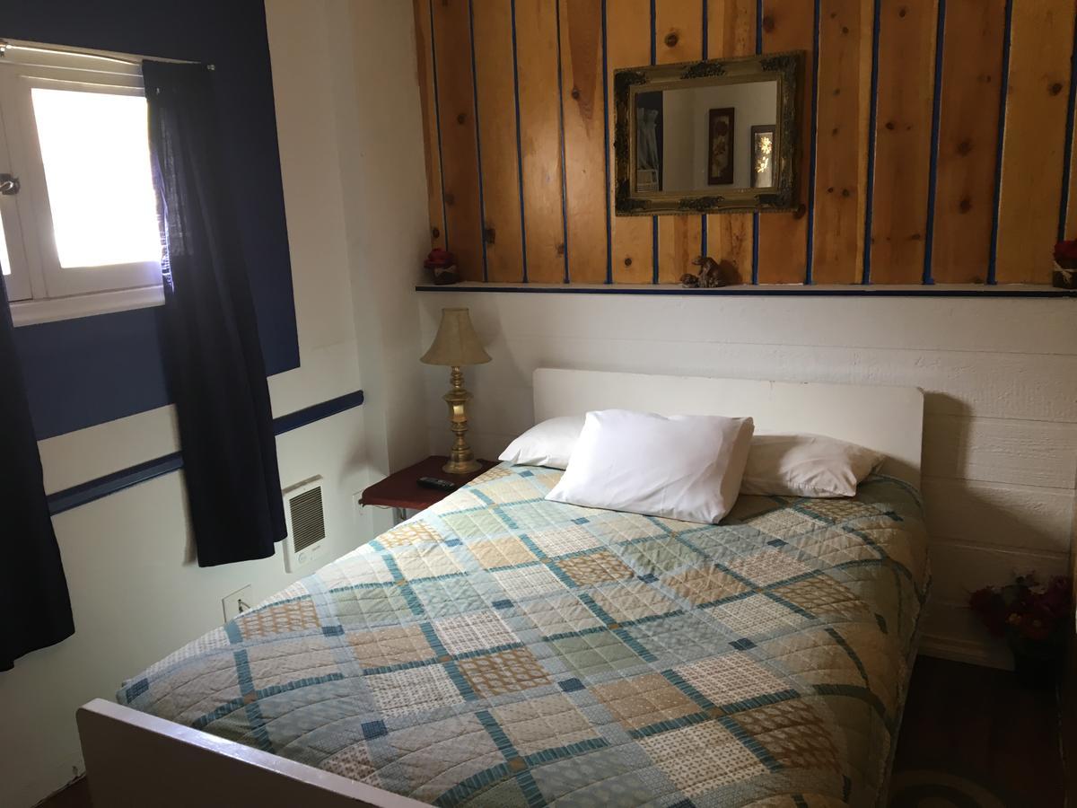 Midway Motel Caliente Eksteriør bilde