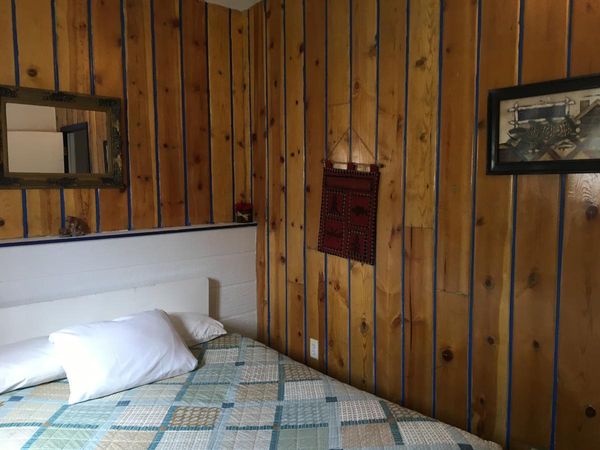 Midway Motel Caliente Eksteriør bilde